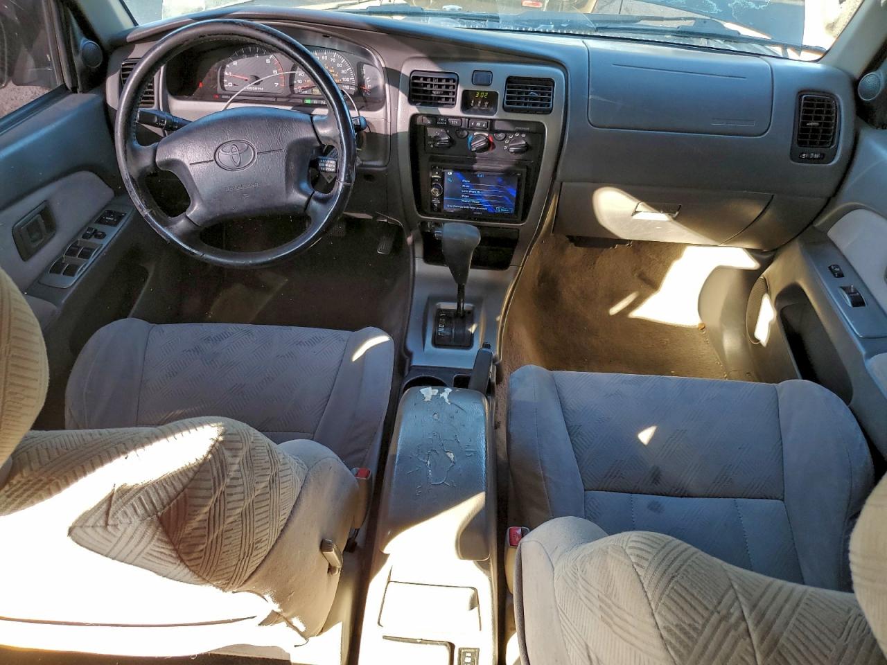 Toyota 4Runner Sr5 Image 12